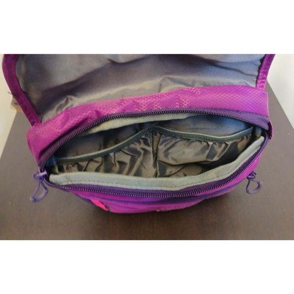 NEW Fanny Pack with Shoulder Handle with Lots of Zippered Compartments - Picture 2 of 11